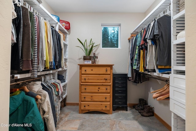 view of spacious closet