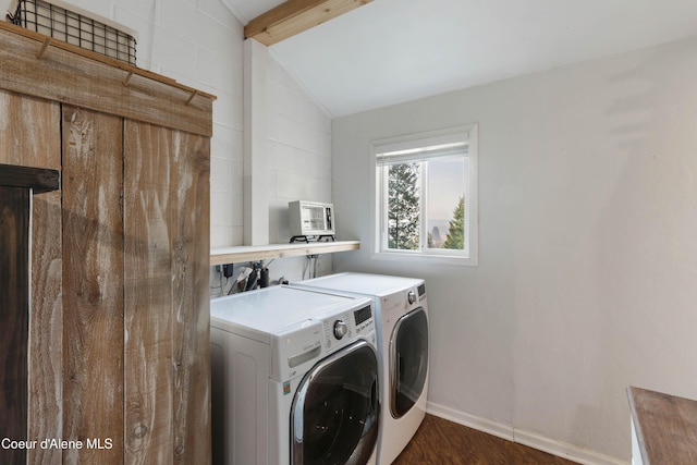 431 E Sunnyside Rd, Sandpoint, ID 83864 - laundry area with independent washer and dryer, baseboards, and dark wood-style flooring