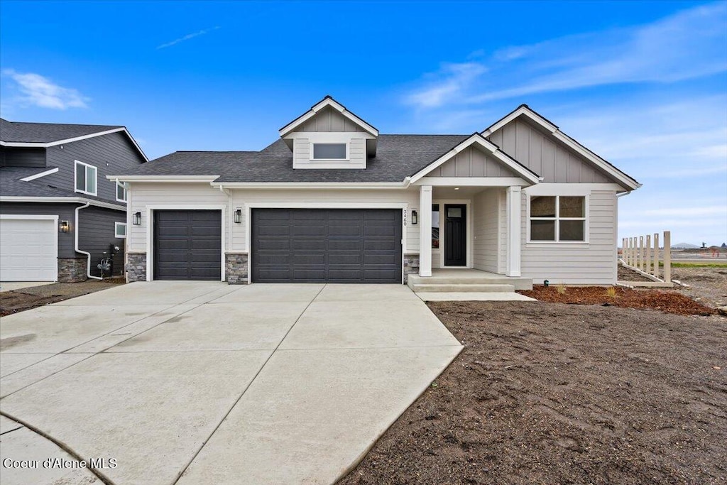 view of front facade with a garage