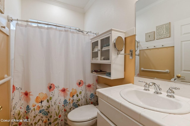 bathroom featuring curtained shower, toilet, vanity, and ornamental molding