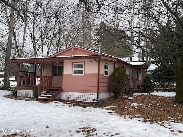view of front of property with covered porch