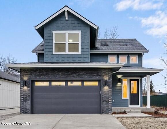 view of front facade with a garage