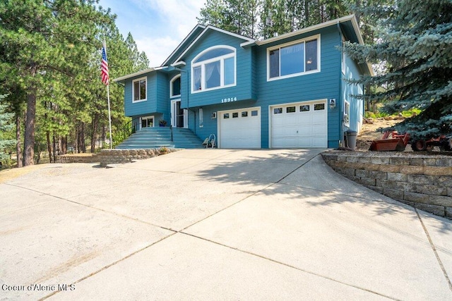 view of front of property featuring a garage