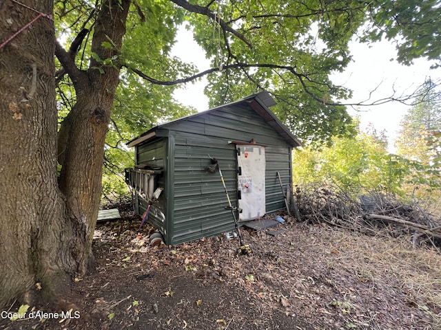 view of outbuilding