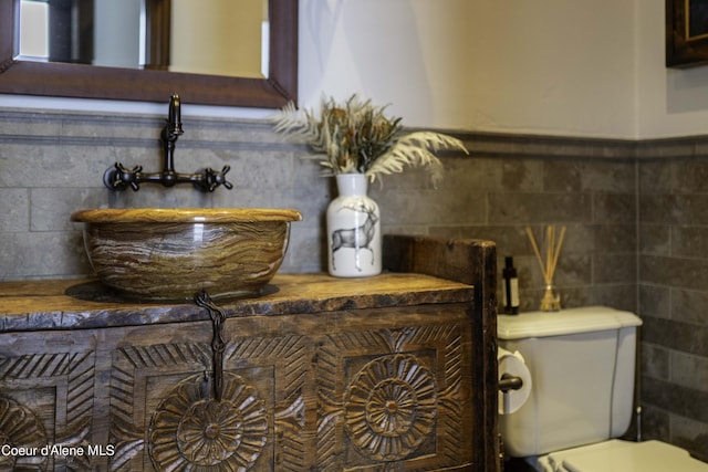 16692 S Lazurite Dr, Coeur Dalene, ID 83814 - bathroom with toilet and sink