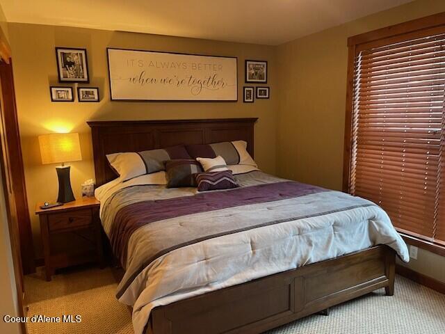 bedroom featuring carpet floors