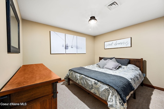 bedroom with carpet flooring