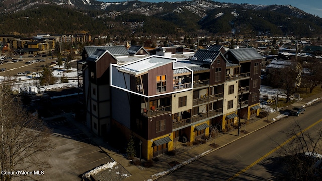 bird's eye view with a mountain view