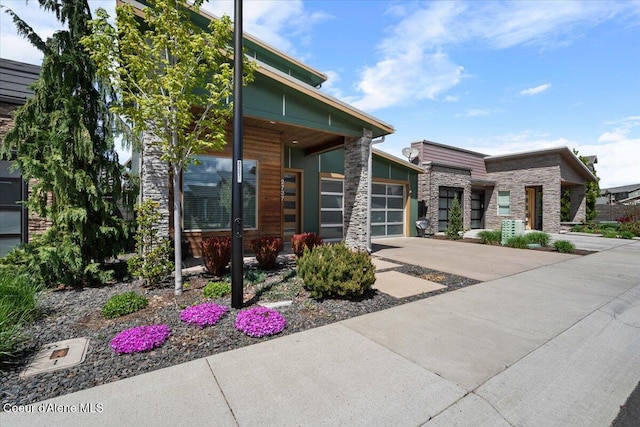 view of front facade with a garage