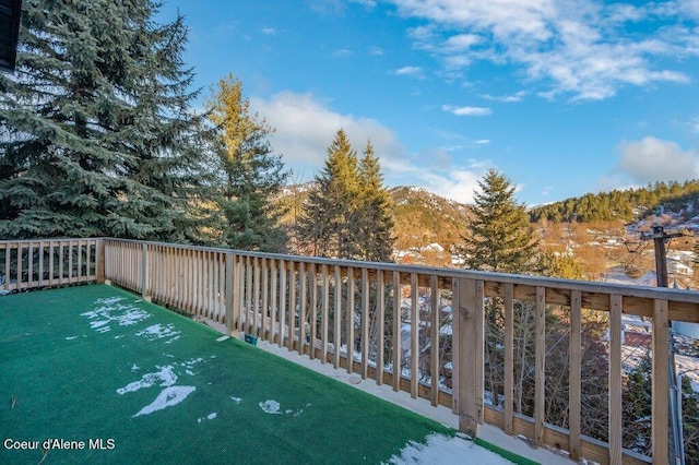 balcony featuring a mountain view