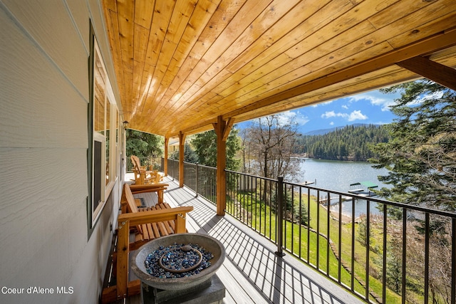 19503 E Hayden Lake Rd, Hayden, ID 83835 - balcony featuring a water view