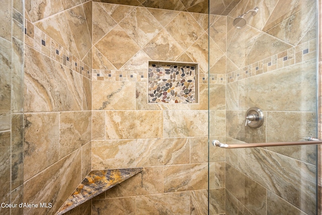 19503 E Hayden Lake Rd, Hayden, ID 83835 - details with a tile shower