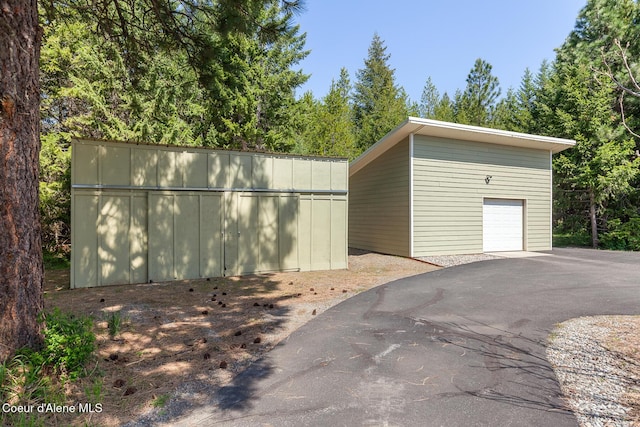 view of detached garage