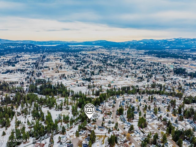 bird's eye view with a mountain view