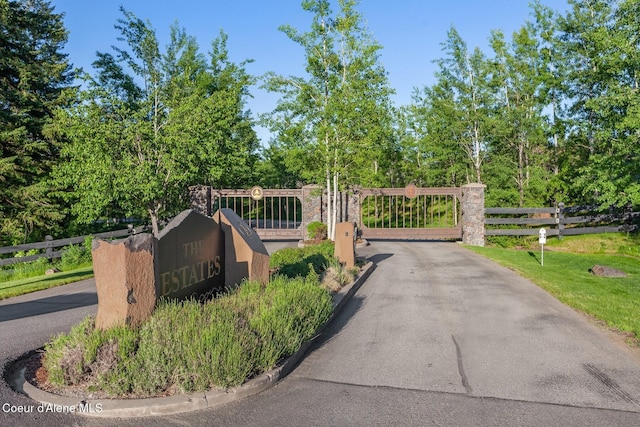 view of community / neighborhood sign