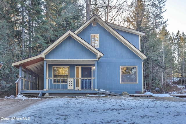 view of front of property featuring covered porch