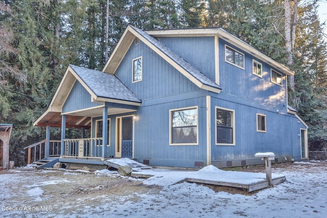 view of front of house featuring covered porch