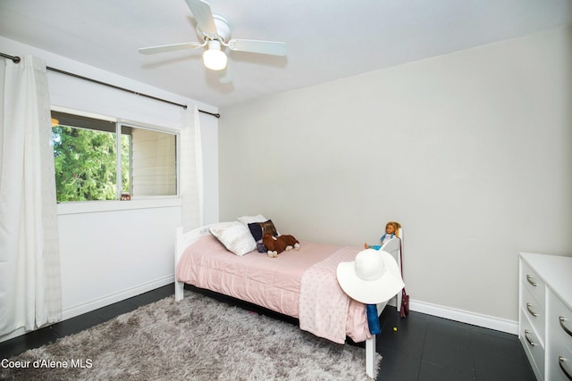 bedroom with ceiling fan
