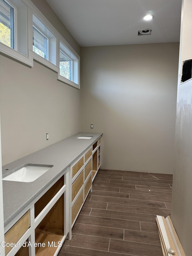 laundry room featuring sink