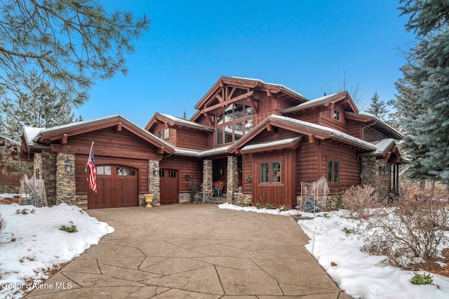 view of front of property featuring a garage