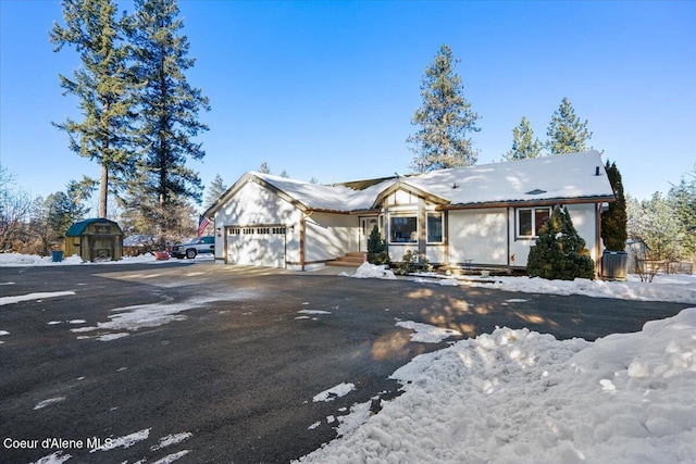 view of front facade with a garage