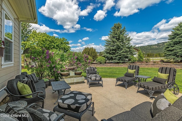 view of patio featuring outdoor lounge area