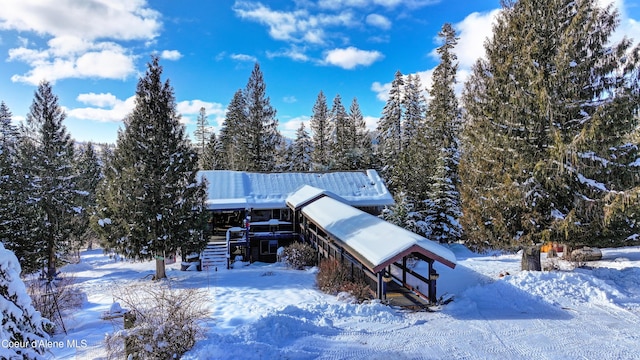 view of front of property