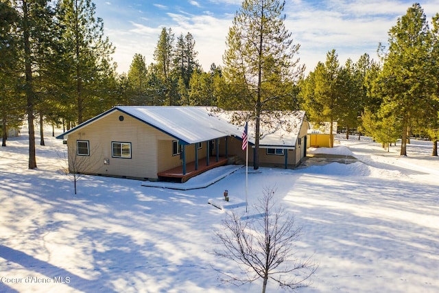 view of front of property