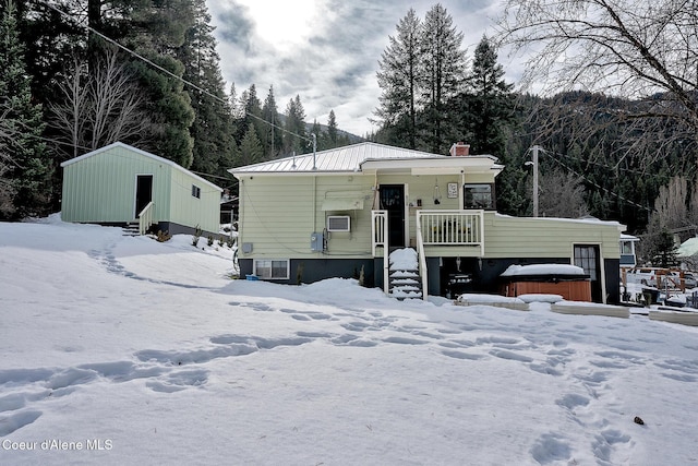 315 Montana St, Mullan, ID 83846 - manufactured / mobile home featuring metal roof