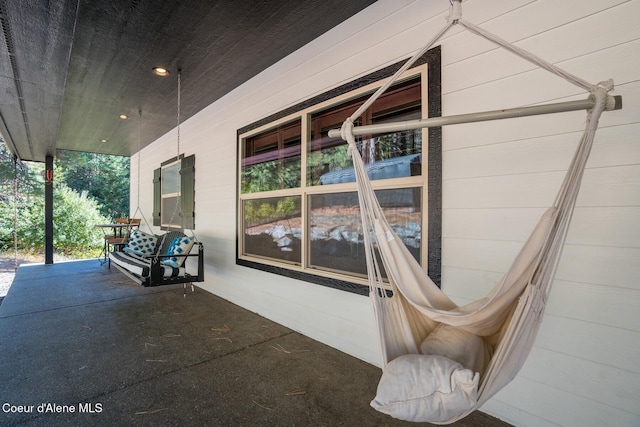 view of patio / terrace with covered porch