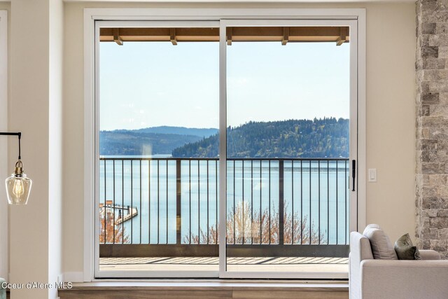 301 N 1st St # 930, Coeur Dalene, ID 83814 - interior space featuring a water and mountain view