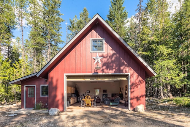 view of detached garage