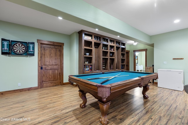 rec room featuring recessed lighting, wood finished floors, and baseboards