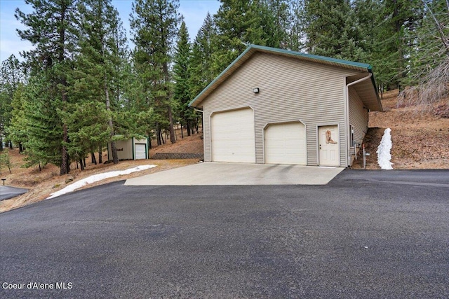 view of detached garage