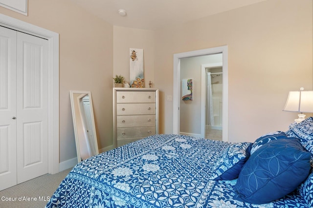 bedroom featuring baseboards and a closet