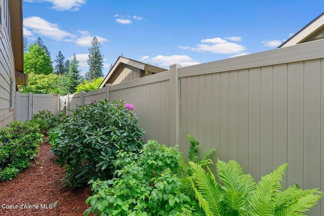 6489 E Kyong, Post Falls, ID 83854 - view of yard