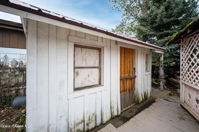 view of outbuilding