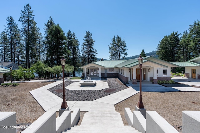 surrounding community with a fenced front yard