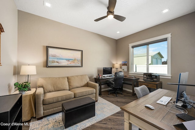 office area with recessed lighting, dark wood-style floors, baseboards, and ceiling fan