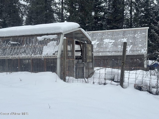 exterior space featuring fence