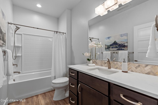 3016 N Casa Ct, Coeur Dalene, ID 83814 - bathroom with vanity, shower / bath combo, wood finished floors, and recessed lighting