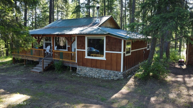 1942 Two Tail Rd, Bonners Ferry, ID 83805 - view of front facade with a metal roof