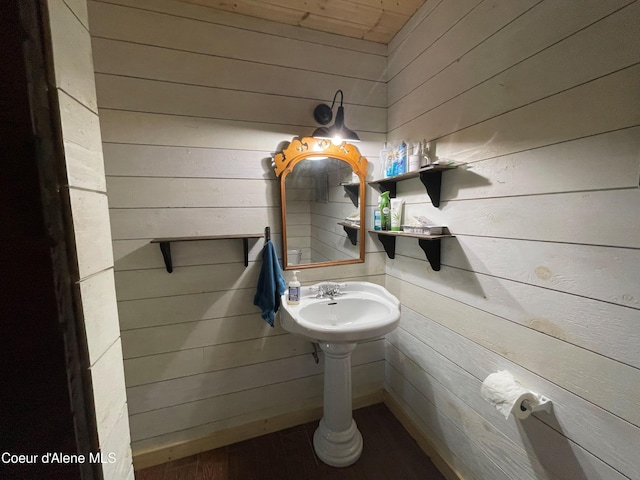 1942 Two Tail Rd, Bonners Ferry, ID 83805 - bathroom featuring wood walls