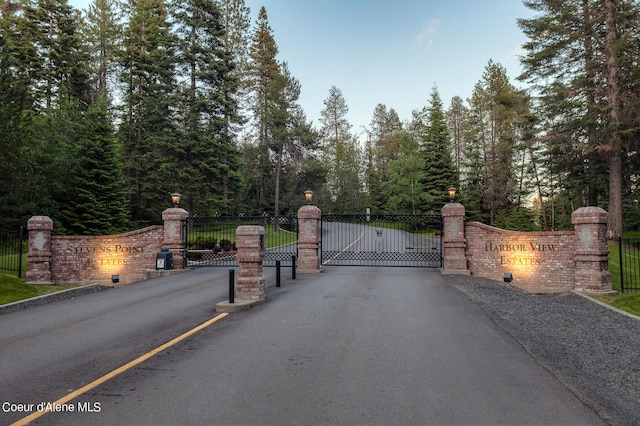 190 W Eagle Crest Dr, Coeur Dalene, ID 83814 - view of road with a gated entry and a gate