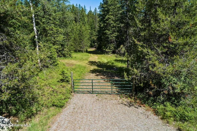 306 Pinewood Ln, Cocolalla, ID 83813