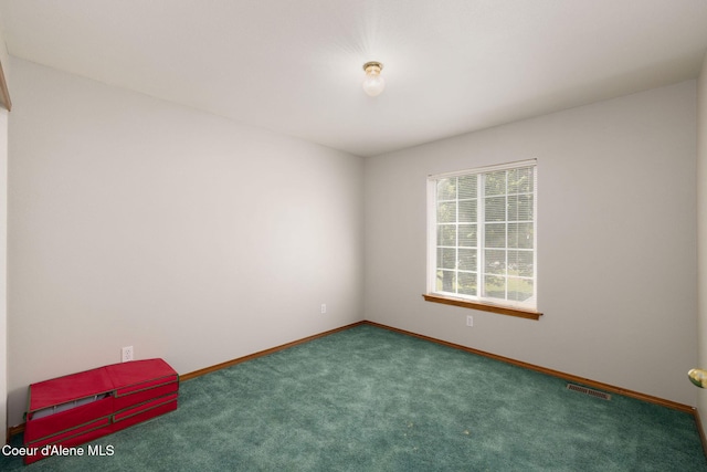 5904 N 15th St, Dalton Gardens, ID 83815 - unfurnished room featuring carpet floors and baseboards
