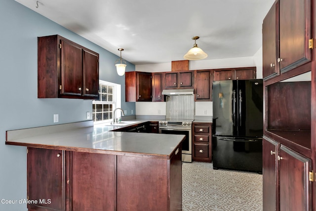 12854 E Hellroaring Rd, Athol, ID 83801 - kitchen featuring freestanding refrigerator, electric range, under cabinet range hood, a sink, and a peninsula