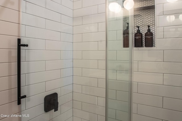 475 Campbell Point Rd, Laclede, ID 83841 - bathroom featuring tiled shower