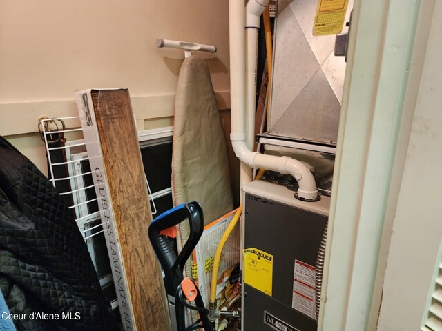 216 W Oak Ave, Osburn, ID 83849 - view of utility room