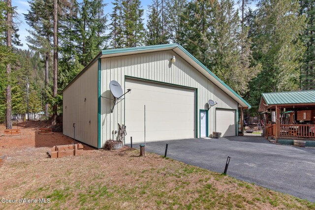 view of detached garage